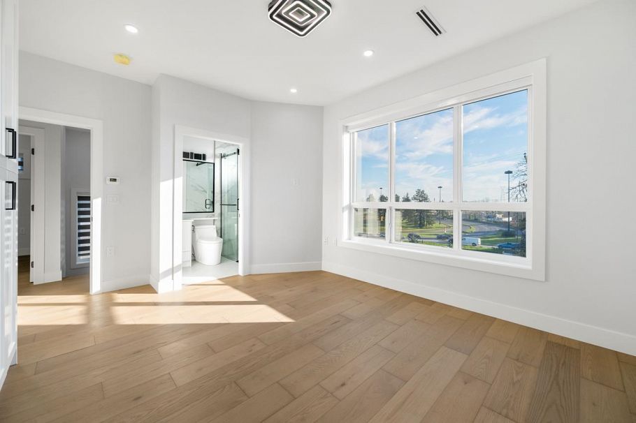 1328 E 64th Avenue Vancouver, BC - 17