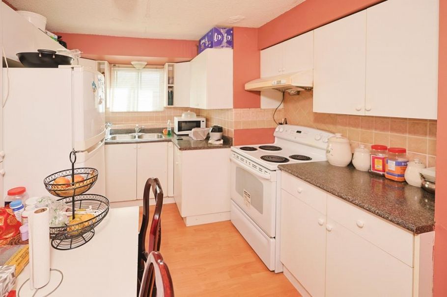 7310 Gladstone Street Vancouver, BC - 9