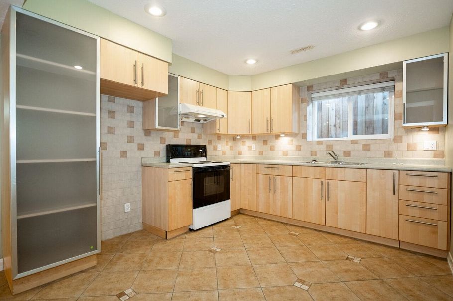 2654 Oxford Street Vancouver, BC - 23