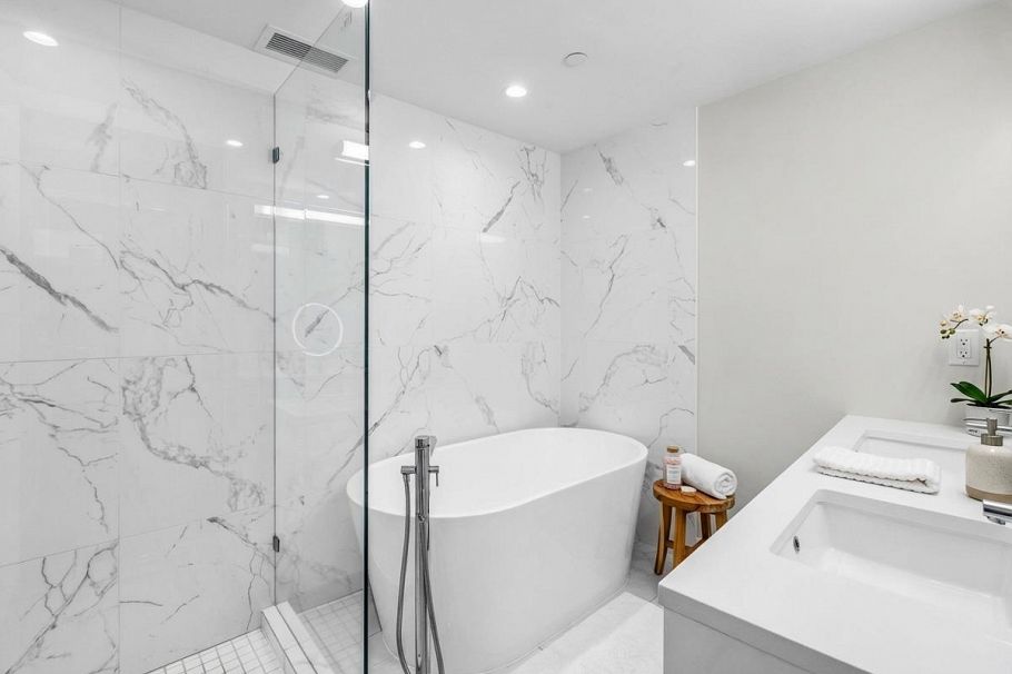 102 649 E 3rd Street North Vancouver, BC - 21