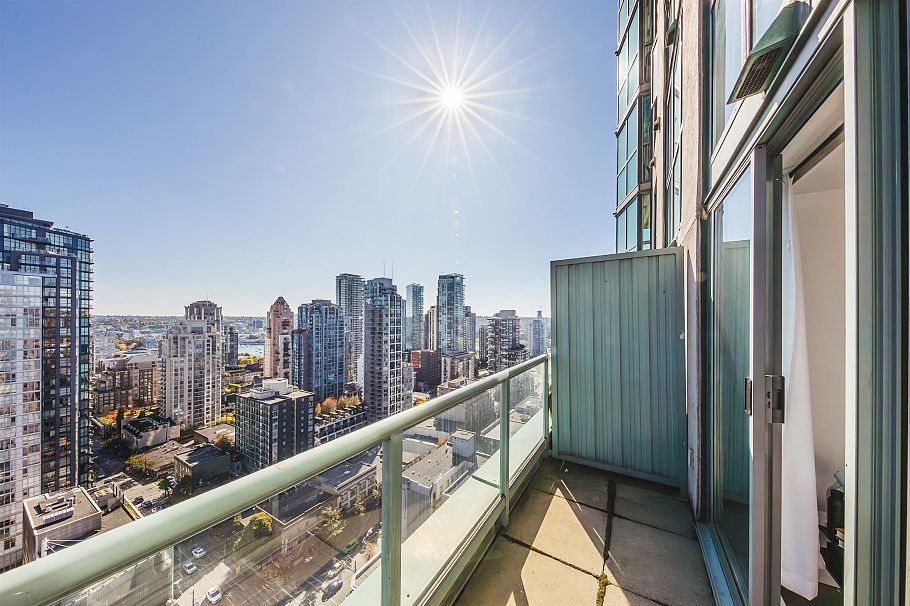 2404 1188 Howe Street Vancouver, BC - 12