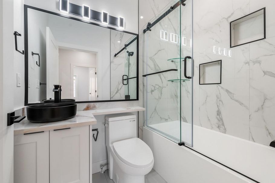 1330 E 64th Avenue Vancouver, BC - 12