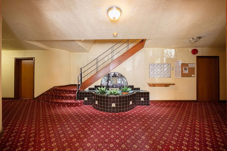 303 1565 Burnaby Street Vancouver, BC - 5