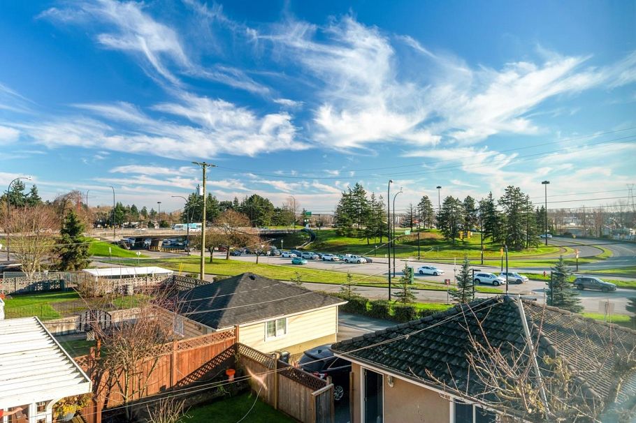 1328 E 64th Avenue Vancouver, BC - 23