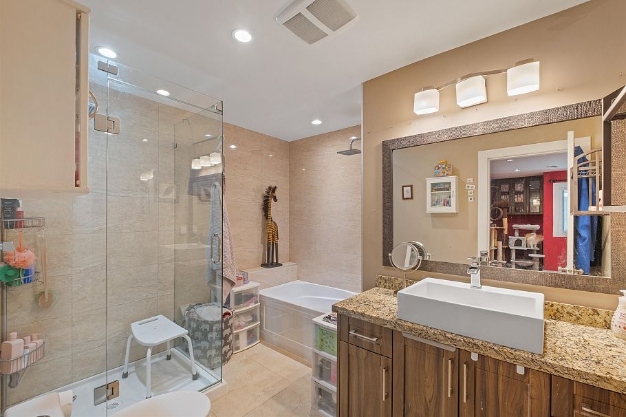 1329 Appin Road North Vancouver, BC - 24