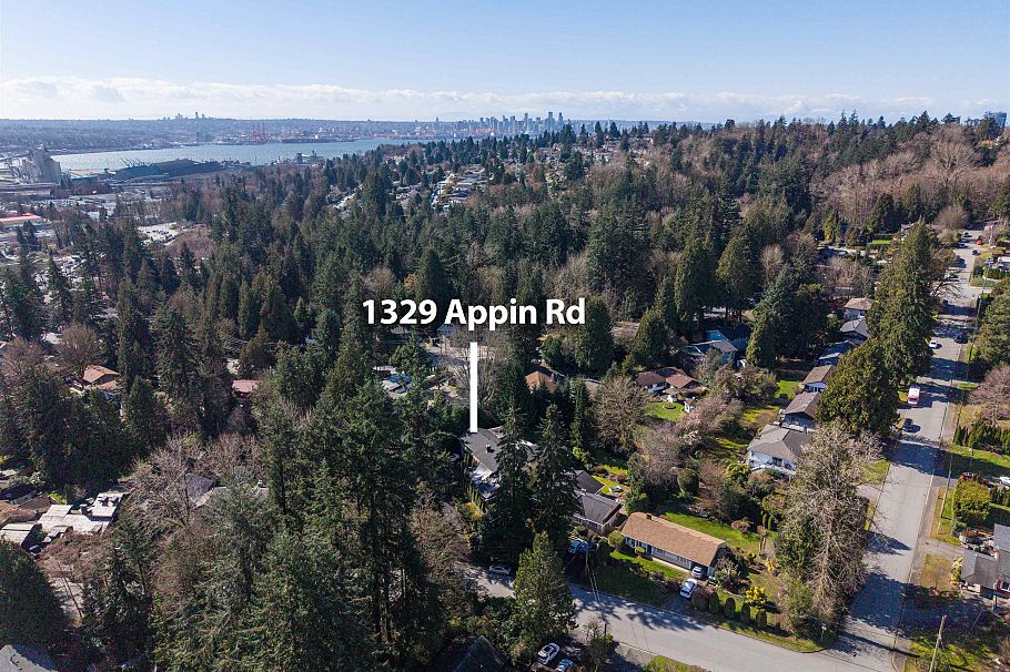 1329 Appin Road North Vancouver, BC - 28