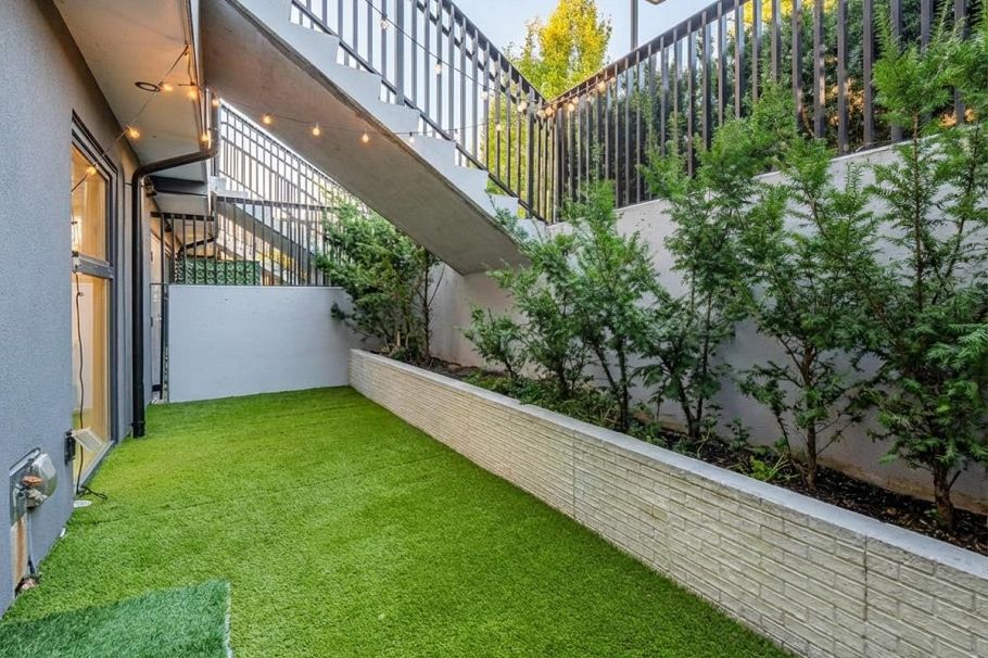 102 649 E 3rd Street North Vancouver, BC - 32