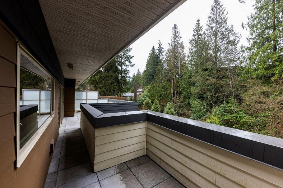 PH1 2832 Capilano Road North Vancouver, BC - 22