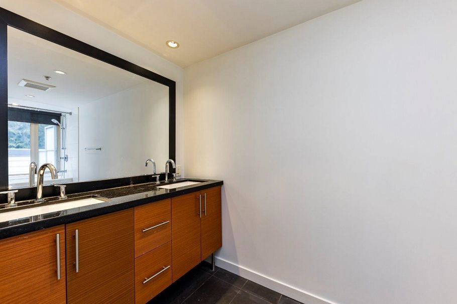 PH1 2832 Capilano Road North Vancouver, BC - 15