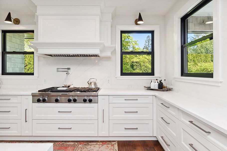 939 Friar Crescent North Vancouver, BC - 5