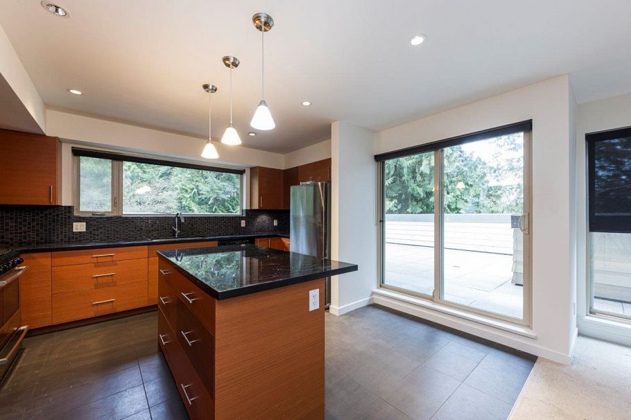 PH1 2832 Capilano Road North Vancouver, BC - 5