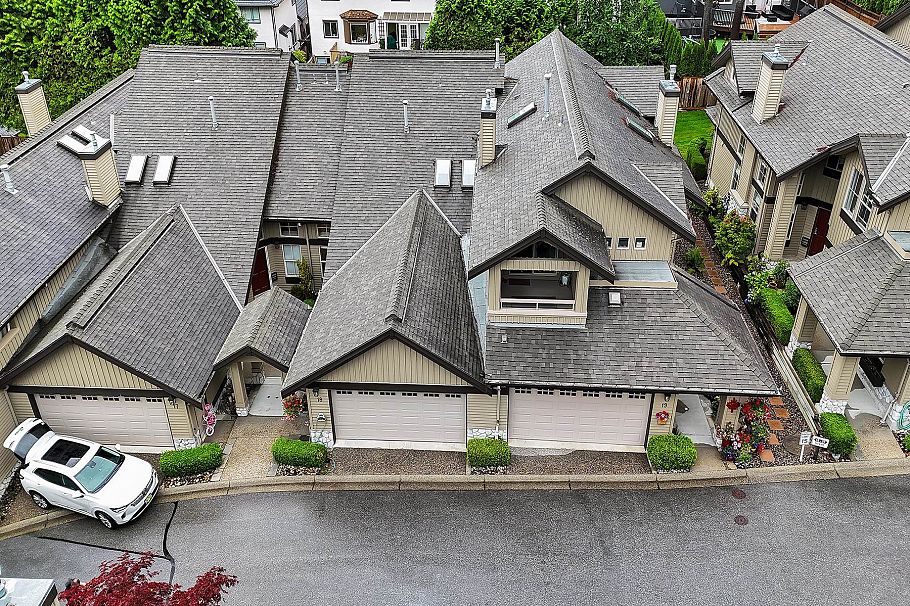 18 1550 Larkhall Crescent North Vancouver, BC - 2