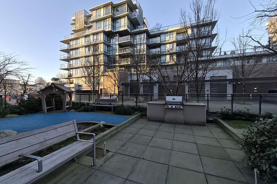 317 2033 W 10th Avenue Vancouver, BC - 34
