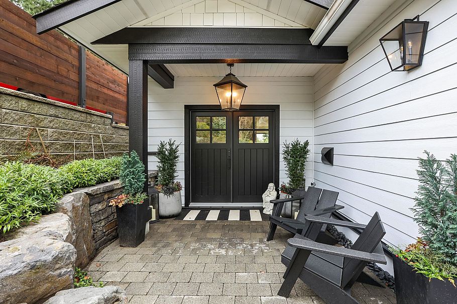 1725 Peters Road North Vancouver, BC - 2