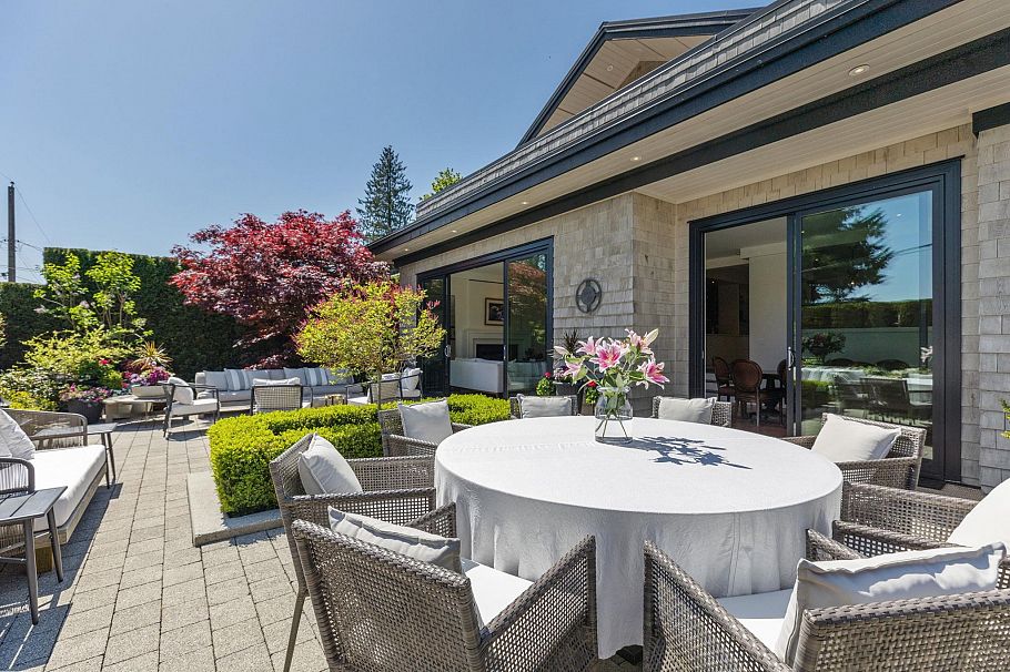 939 Friar Crescent North Vancouver, BC - 36