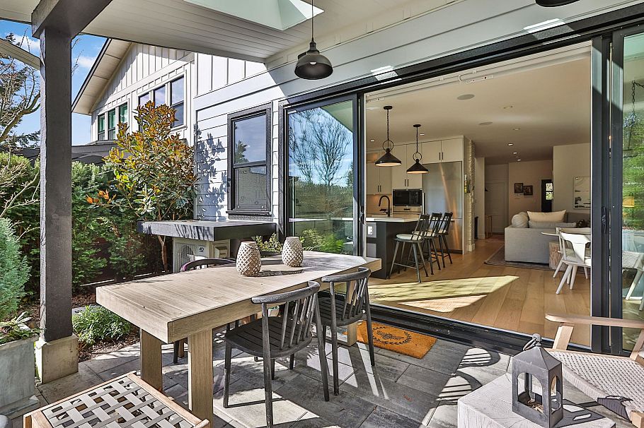 1725 Peters Road North Vancouver, BC - 21