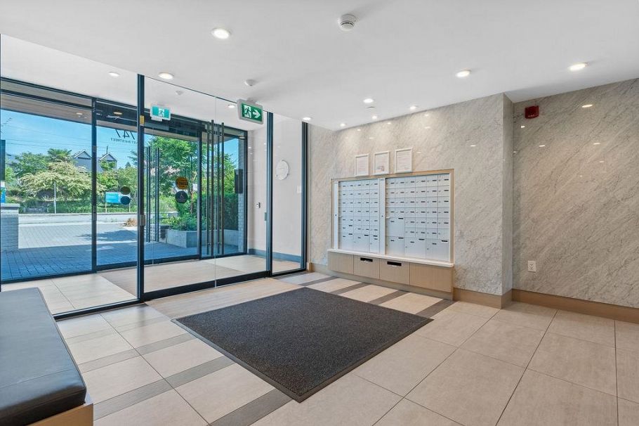 309 747 E 3rd Street North Vancouver, BC - 31