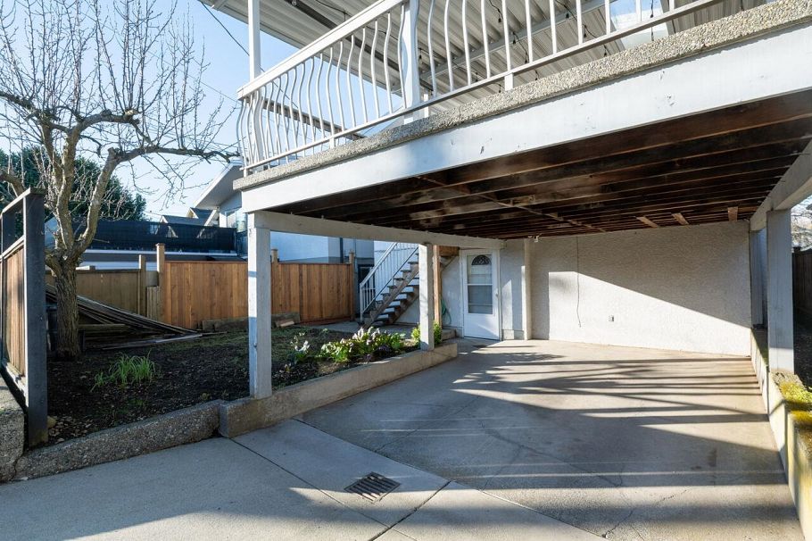 2654 Oxford Street Vancouver, BC - 37