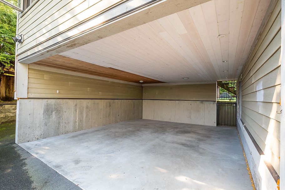 1329 Appin Road North Vancouver, BC - 26