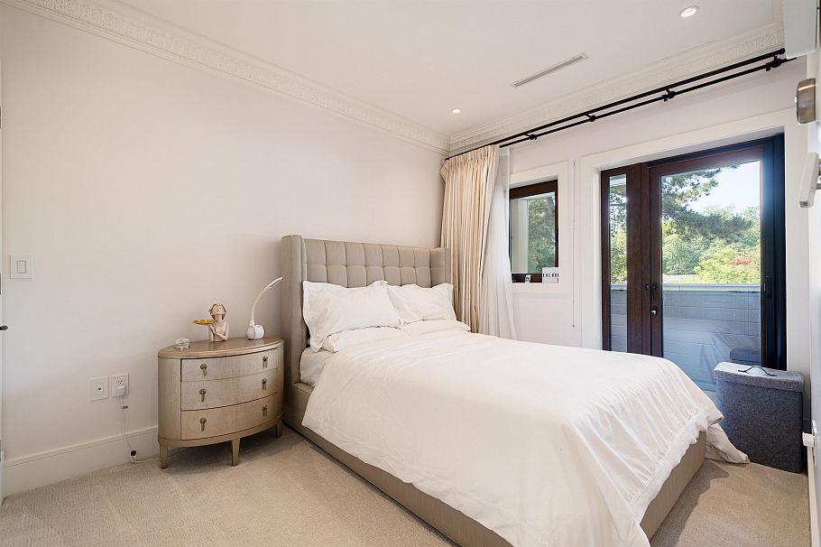 5937 Churchill Street Vancouver, BC - 20