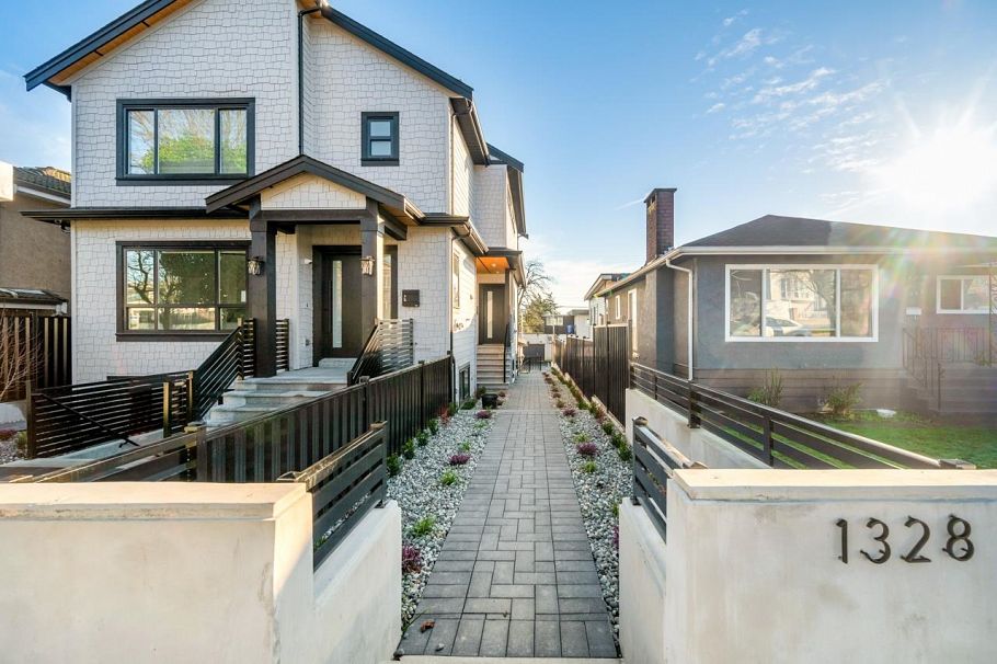 1328 E 64th Avenue Vancouver, BC - 30