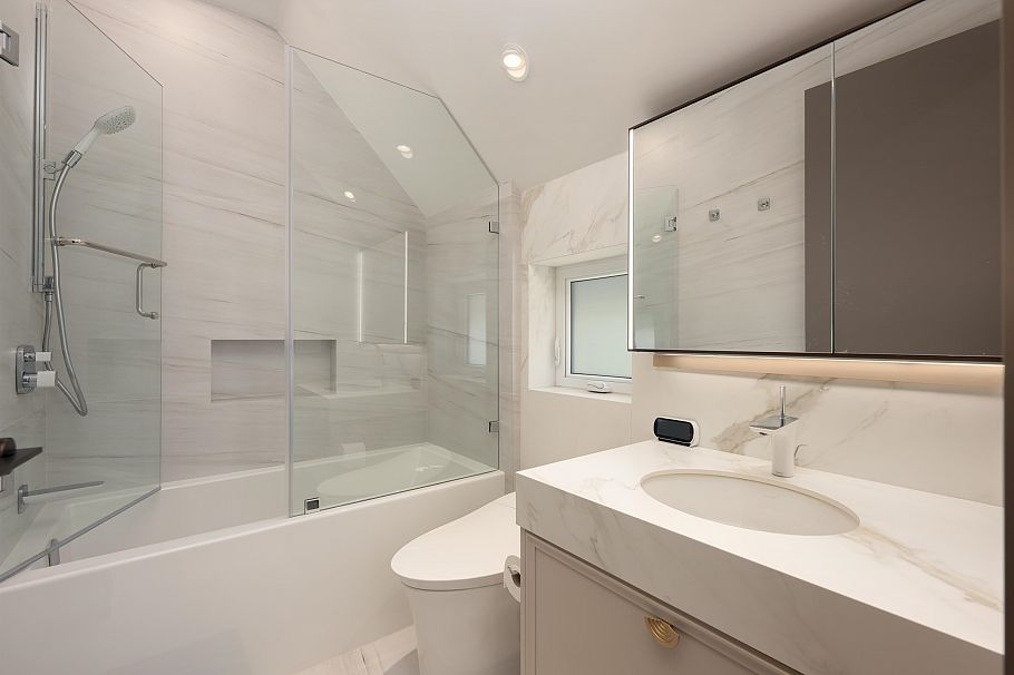 3792 W 34th Avenue Vancouver, BC - 21