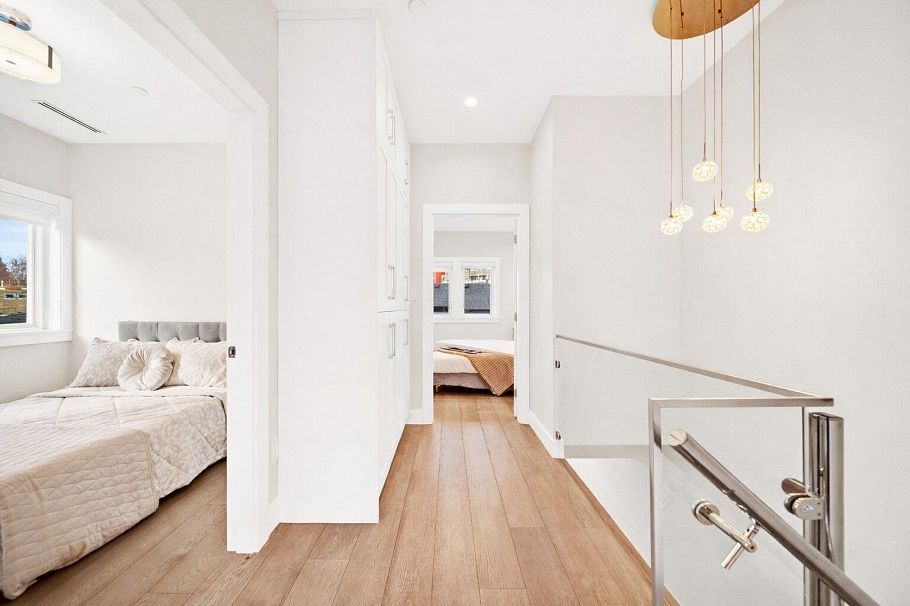 945 E 20th Avenue Vancouver, BC - 12