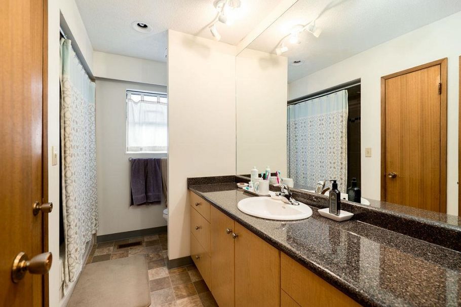 437 E 55th Avenue Vancouver, BC - 6