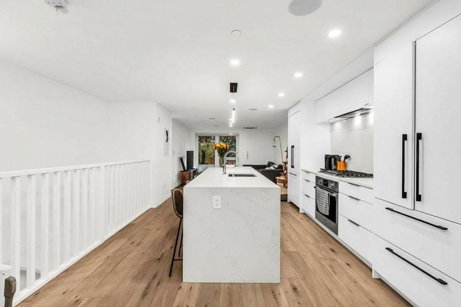 102 649 E 3rd Street North Vancouver, BC - 11