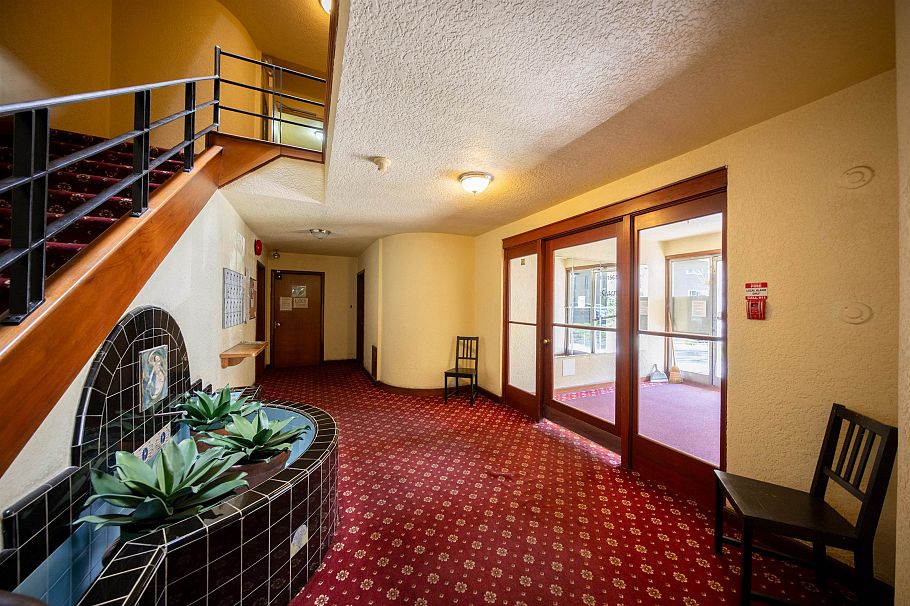 303 1565 Burnaby Street Vancouver, BC - 6