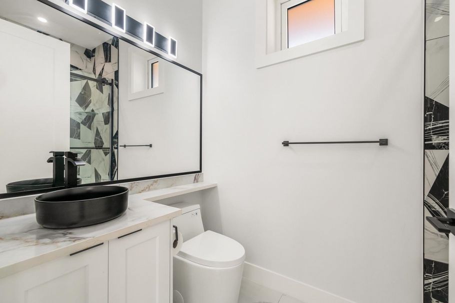 1330 E 64th Avenue Vancouver, BC - 15