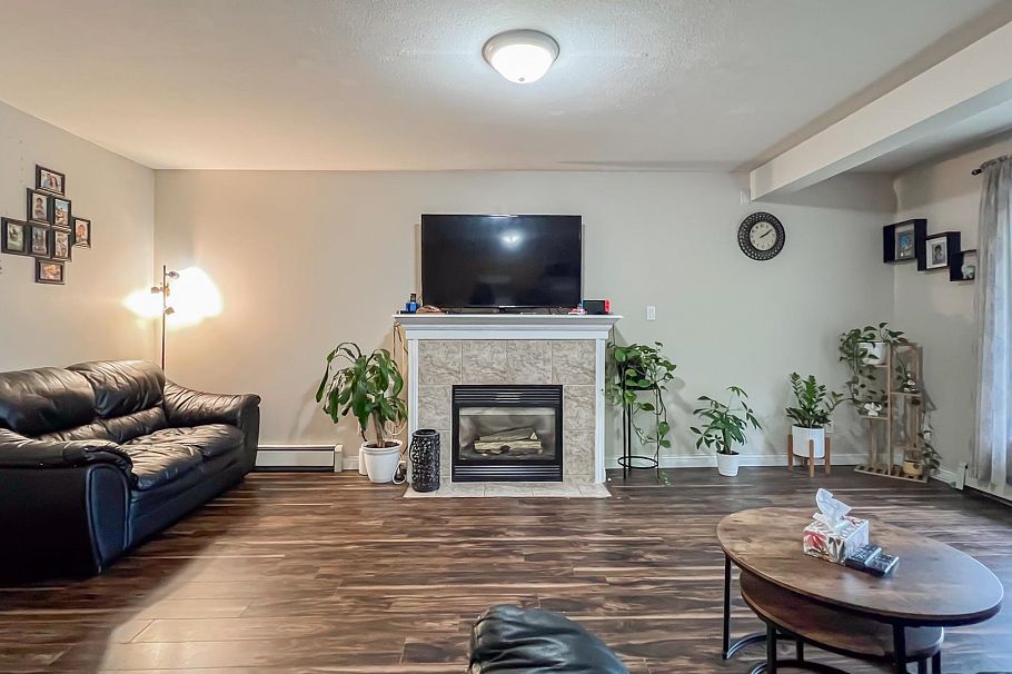 1553 Burrill Avenue North Vancouver, BC - 17