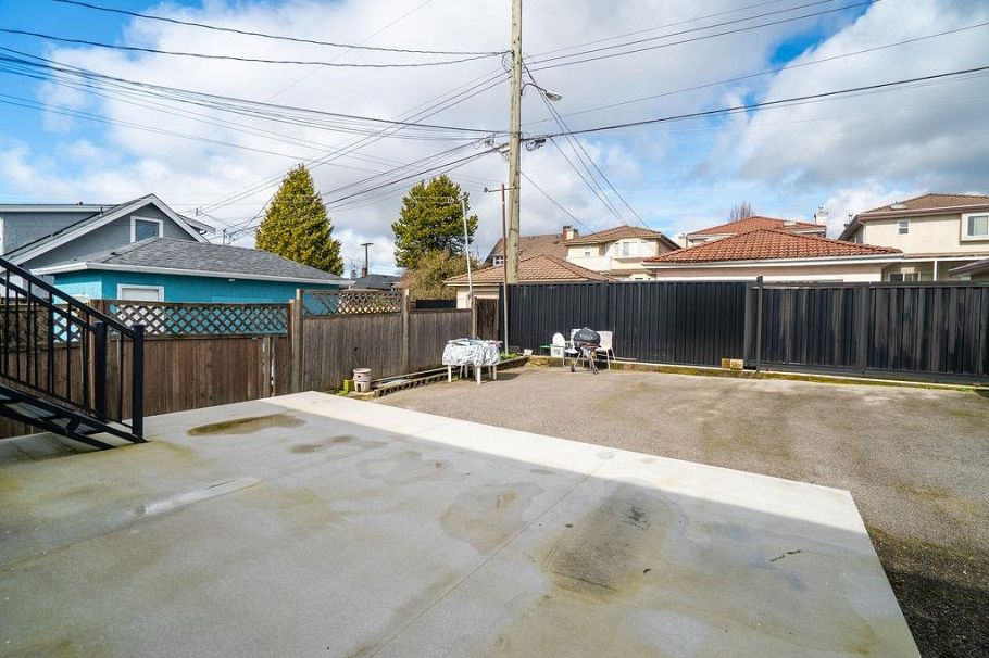 437 E 55th Avenue Vancouver, BC - 17