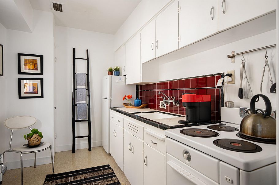 303 1565 Burnaby Street Vancouver, BC - 16