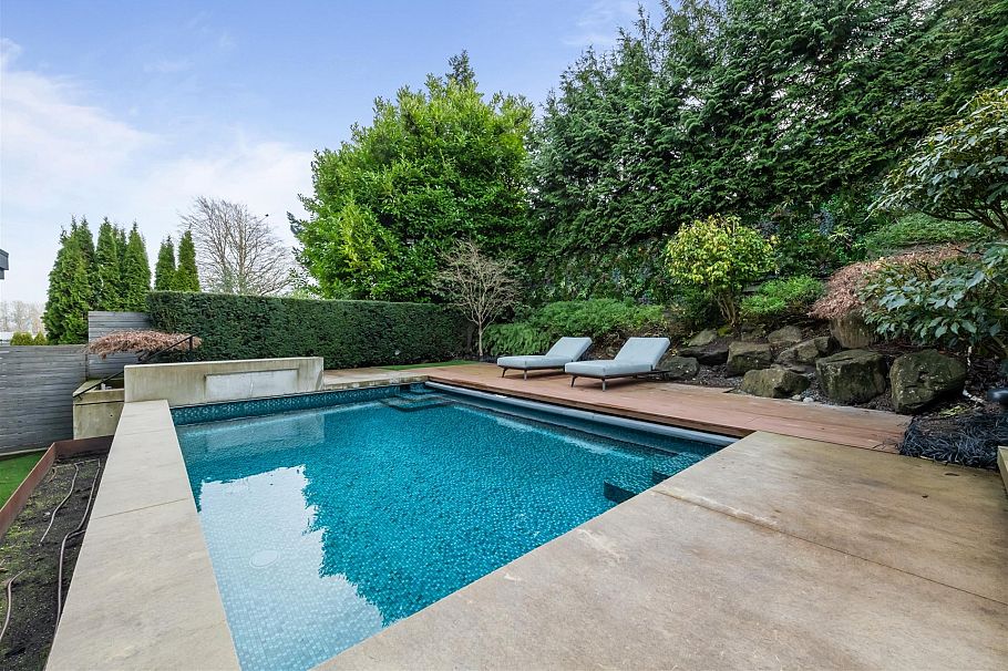 4546 Langara Avenue Vancouver, BC - 24