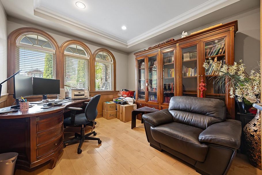 3582 Edgemont Boulevard North Vancouver, BC - 25