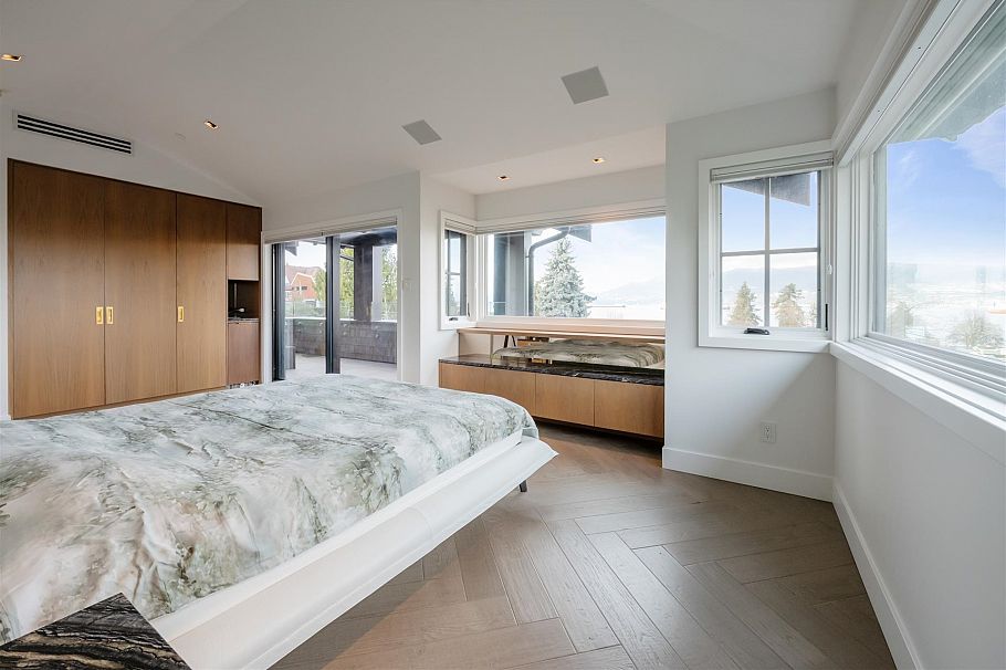 4546 Langara Avenue Vancouver, BC - 16