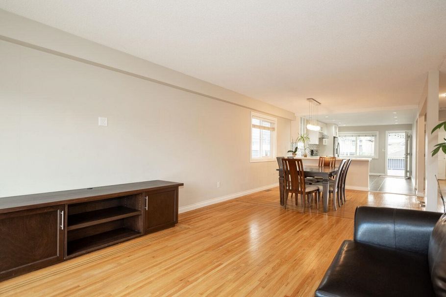 2654 Oxford Street Vancouver, BC - 11