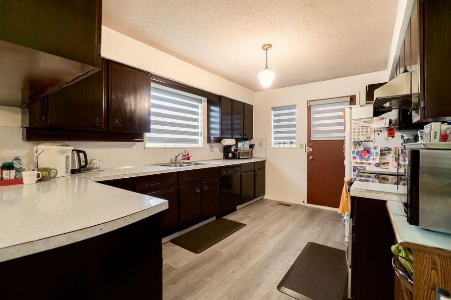 437 E 55th Avenue Vancouver, BC - 10