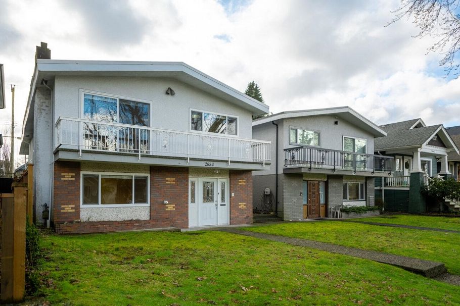 2654 Oxford Street Vancouver, BC - 1