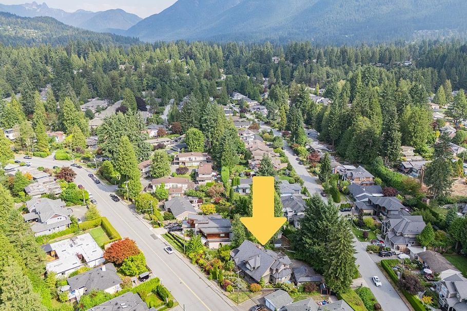 3582 Edgemont Boulevard North Vancouver, BC - 6