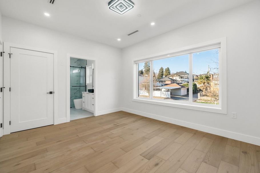 1330 E 64th Avenue Vancouver, BC - 14