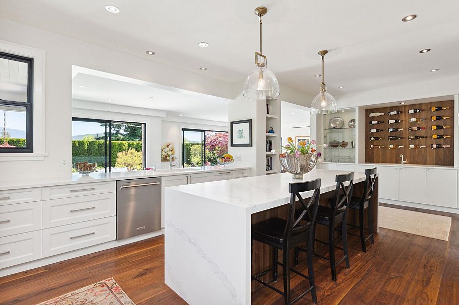 939 Friar Crescent North Vancouver, BC - 6