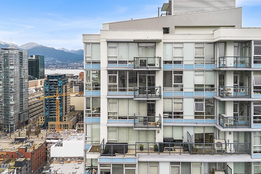 3608 928 Beatty Street Vancouver, BC - 1