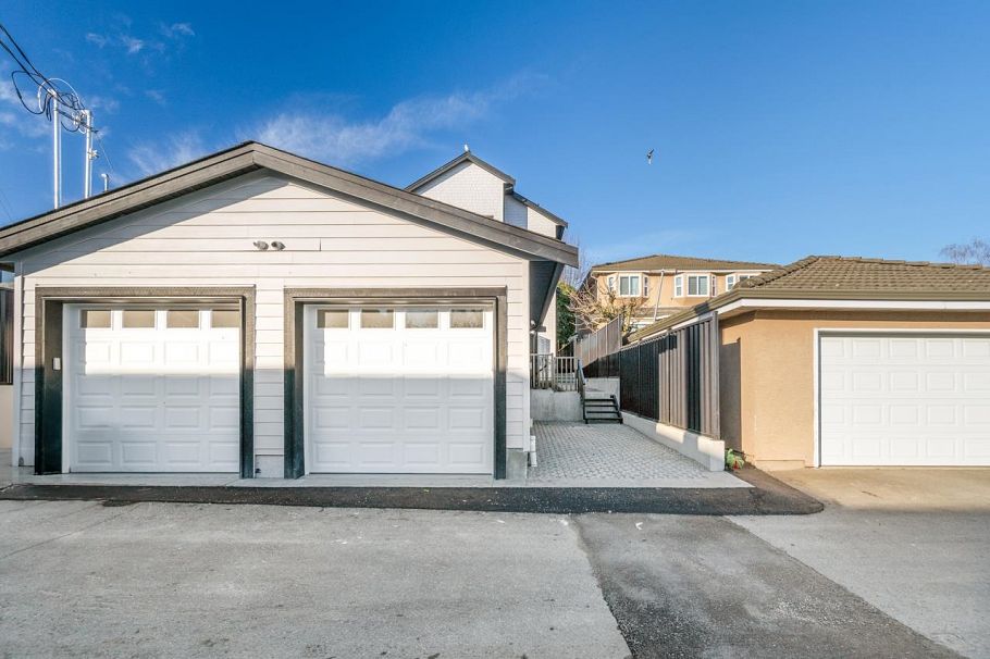 1330 E 64th Avenue Vancouver, BC - 26