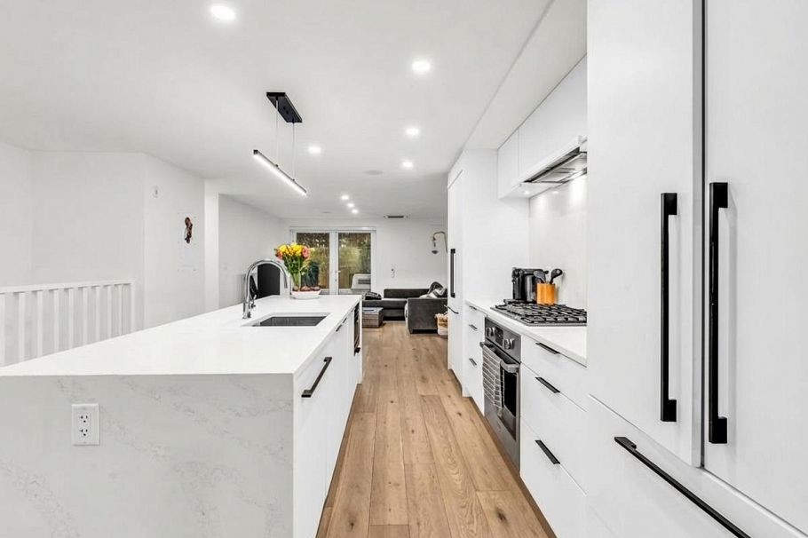 102 649 E 3rd Street North Vancouver, BC - 12