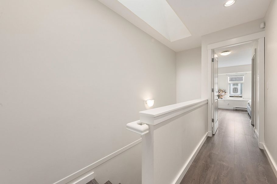 319 W 59th Avenue Vancouver, BC - 19