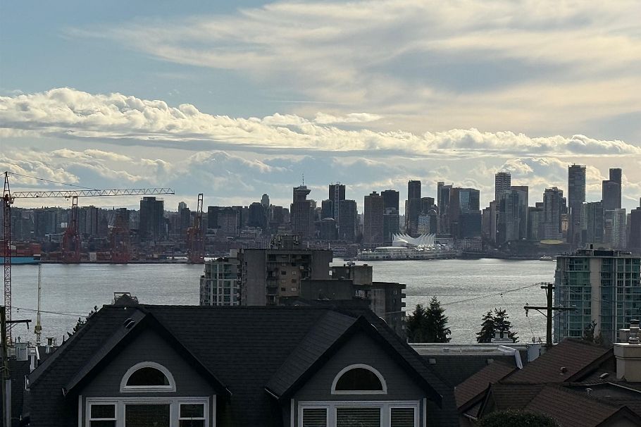 6 220 E Keith Road North Vancouver, BC - 13