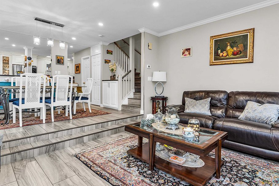 6 220 E Keith Road North Vancouver, BC - 4