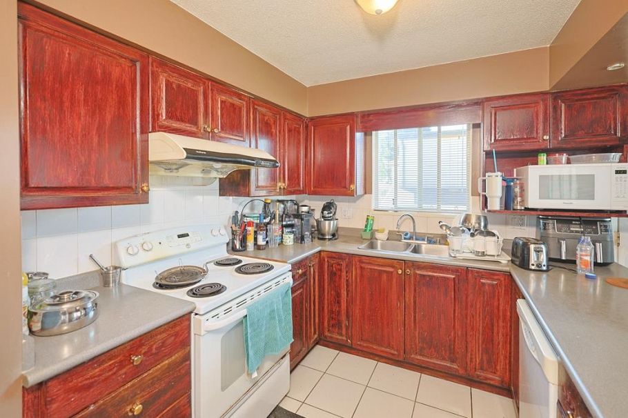 7310 Gladstone Street Vancouver, BC - 5